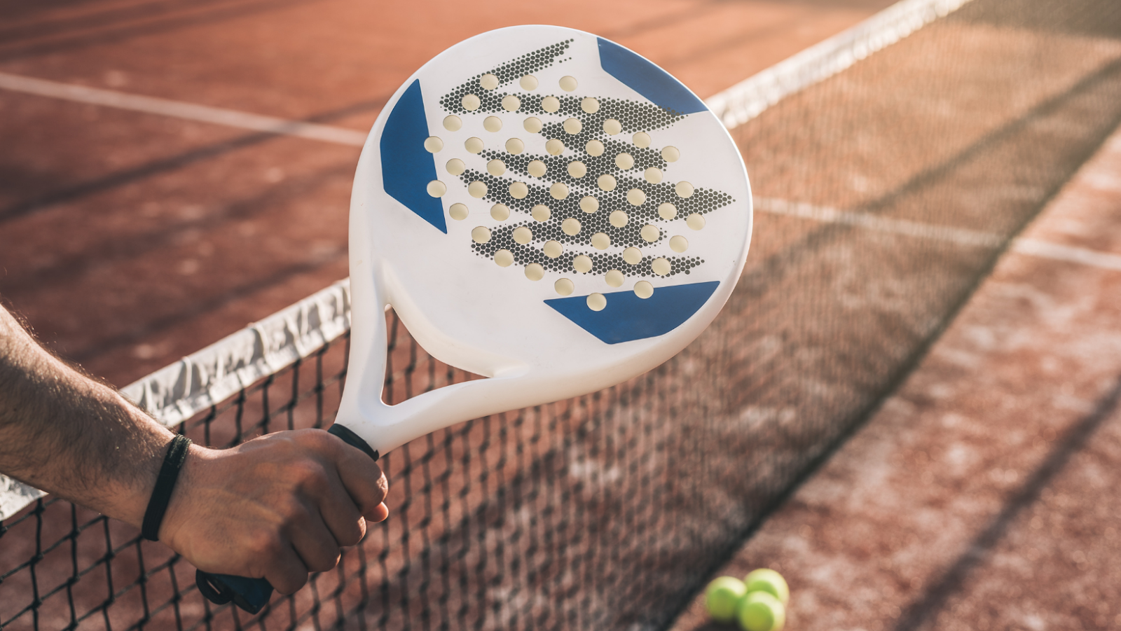 Racchetta da padel in campo